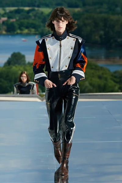 Look 38
